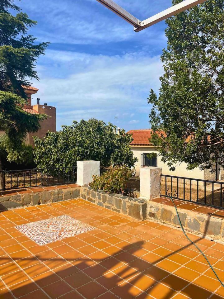 Villa Casa Con Jardin En Ogíjares Exterior foto